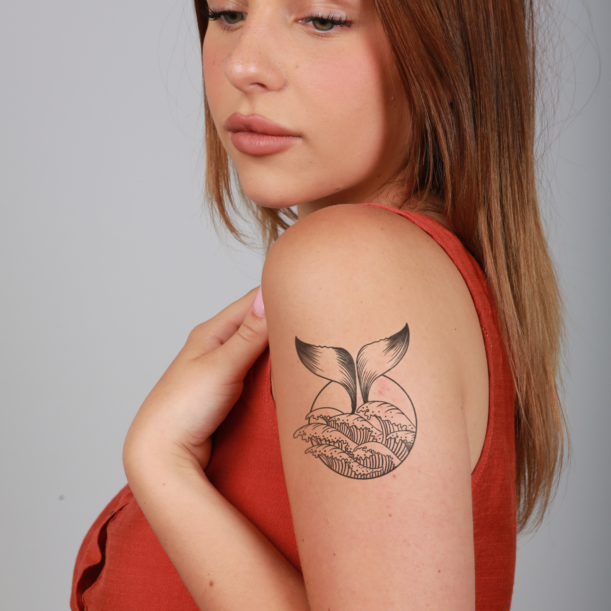 Blue whale tattoo: Más de 1,935 vectores de stock y arte vectorial con  licencia libres de regalías | Shutterstock